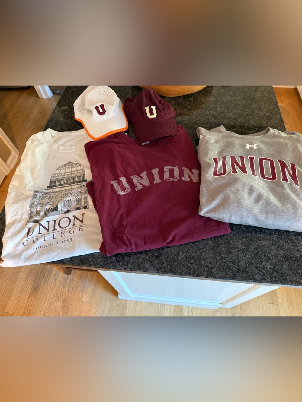 Union College Schenectady NY clothing Lot 2 Hats 2 Tshirts 1 UA sweatshirt 2XL